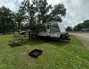 Dutchmen RV Coleman Lantern Series 270RLS