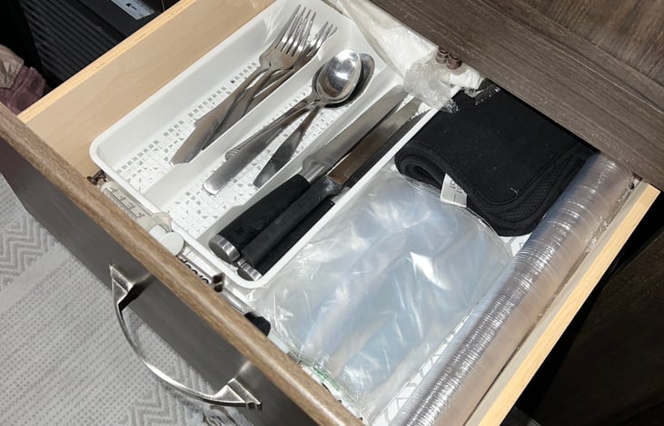 Utensils included
