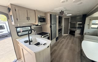 NEW 2026 Coachmen Catalina Legacy Edition 273DBH
