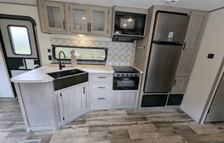 Coleman Lantern | Large Modern Bunkhouse sleeps 9