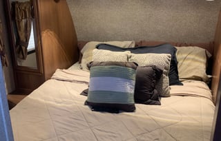 2015 Coachmen Freedom Express 320BHDS