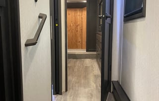 2021 DRV Luxury Suites FullHouse JX450