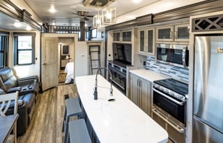 Luxurious 2 bedroom suite RV