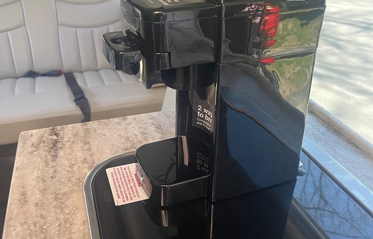 kcup machine come with the RV and operated on house batteries