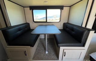 2022 Coachmen- Lightweight, Quick Set Up & Stocked