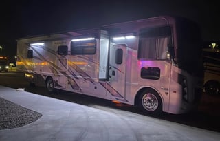 Epic Hurricane Escape Thor Motor Coach 34R Class A