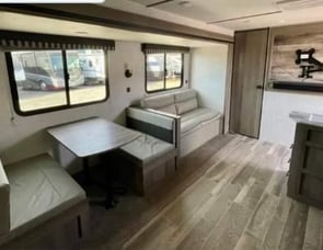 Gulf Stream RV Enlighten 27 bhs