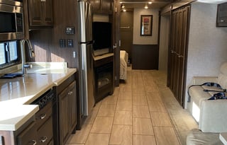 2017 Tiffin Motorhomes Allegro 36 UA
