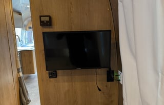 24' Airstream Trade Wind 25FB w/ Queen+rear Hatch