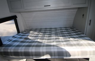 Spacious 7-Sleeper Dream on Wheels