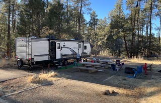 Glamping Haven: 2 Bdrms, Cozy Fire & Paws Welcome!