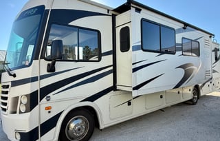 2020 Class A***King + 1.5 Baths*