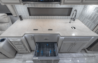 2023 Fleetwood RV Discovery 38W