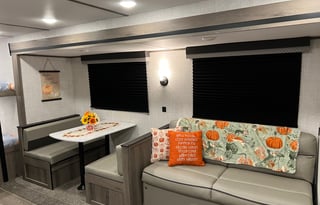 Beautiful & Spacious 30’ Gulf Stream w/ slide