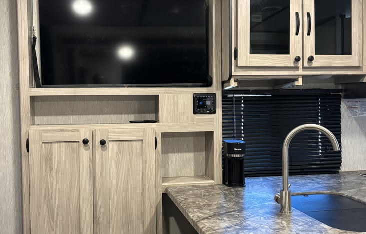 TV and Radio with Aux Input