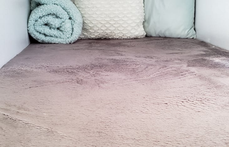 2 bunk beds with pillows & blanket. Pillows & blanket can be taken out if you wish to bring your own.