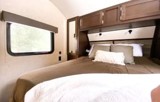 Cherokee Gray - sleeps 6 w/pvt queen & bunks