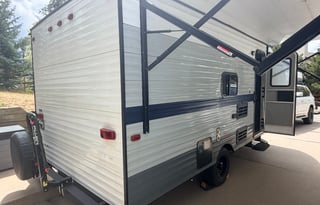 Cozy Family Bunkhouse Camper - Sleeps 5