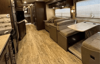2018 Thor Motor Coach Hurricane 35M