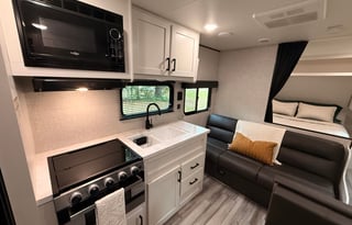 2024 Jay Flight | Sleeps 8 | Delivery Available