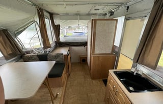 26' Popup Camper Big Enough for 6 - 2 King Beds