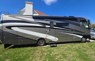 Pet friendly, smoke free, "The War Wagon"