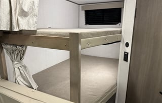 Cozy Nomad: Book Your Escape