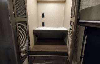 Our B E A Utiful Blue Pearl Reflection