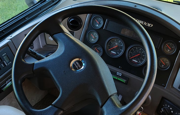 Freightliner pushbutton gear shifter automatic