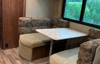 HUGE BUNKHOUSE— 2017 Keystone RV Outback 322BH