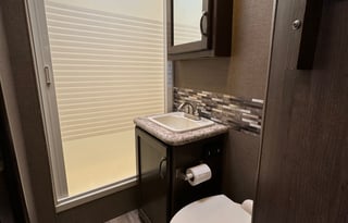 Easy To Drive- Newer 2018 Thor Motor Coach