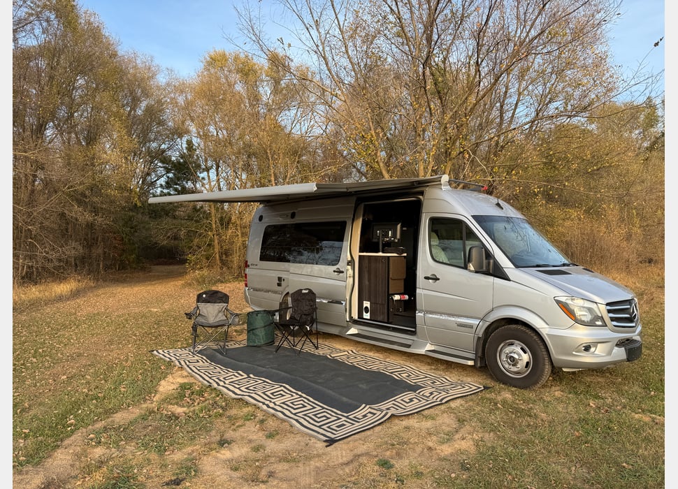 Class B Camping Van rentals in ONALASKA