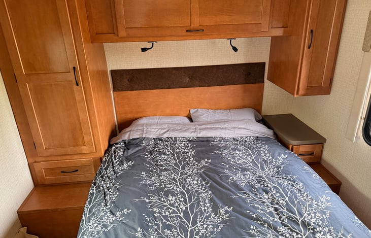 VERY COMFY mattress and lots of closet space for hanging your shirts and sweatshirts for the evenings.