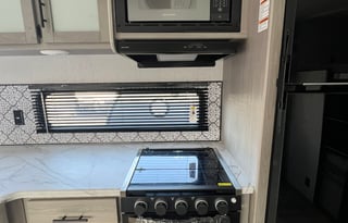 2024 COLEMAN LANTERN 263BH
