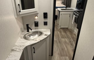 2025 Venture Stratus | Bunkhouse | Easy Set-up