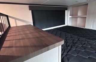 5th Wheel Montana High Country - Two Full Bath