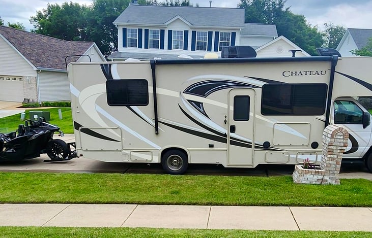 Renter towing their slingshot