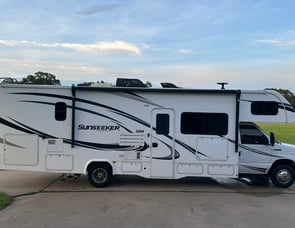 Forest River RV Sunseeker 3270S Ford