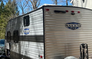 Lightweight trailer perfect for family getaway!