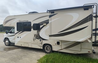 CONVENIENT & EASY TO DRIVE QUANTUM CLASS C