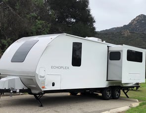 Lance Lance Travel Trailers 2285