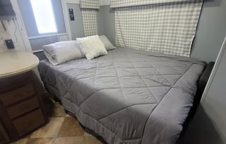 The Brownie NEWLY RENOVATED Sleeps 6 Must See !