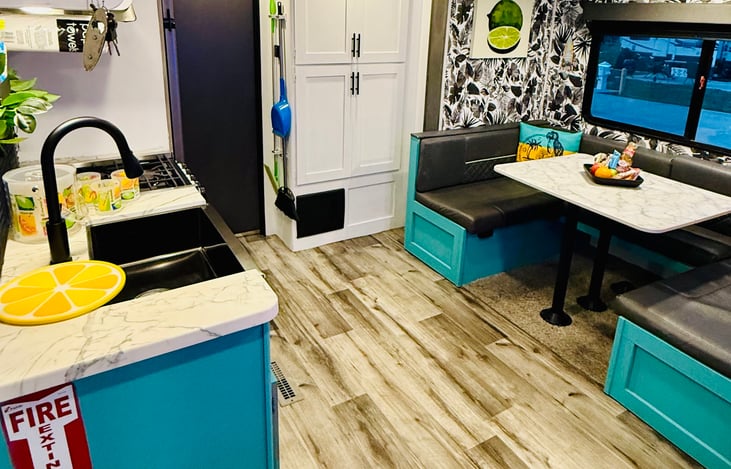 Margaritavilla Theme- Full Size Kitchen