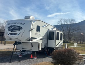 Forest River RV Cherokee Arctic Wolf 287BH