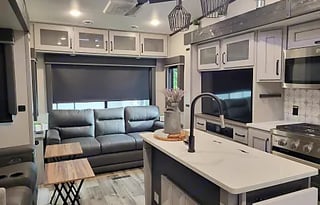 Keystone Montana High Country 385BR