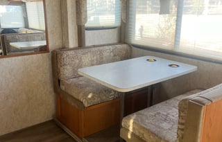 Wild Blue Yonder 2000 Fleetwood Tioga Class C!