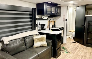 2022 Forest River RV Cherokee Black Label 274BRBBL