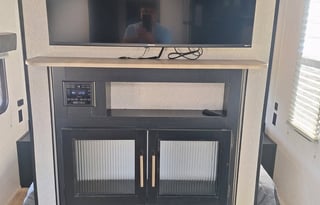 "Ellie Mae" Bunk Room/ Full Outside Kitchen