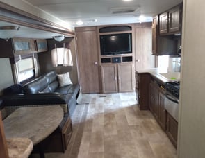 Gulf Stream RV Conquest 323TBR