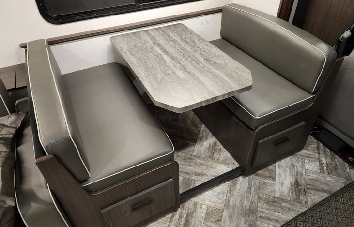 Dinette in "day mode."